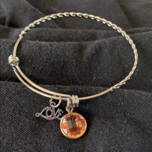 Expandable charm bracelet